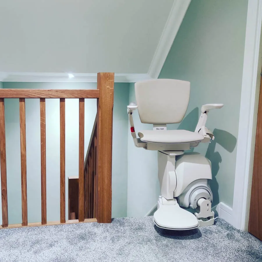 PHOTO 2021 12 22 16 12 00 stairlift