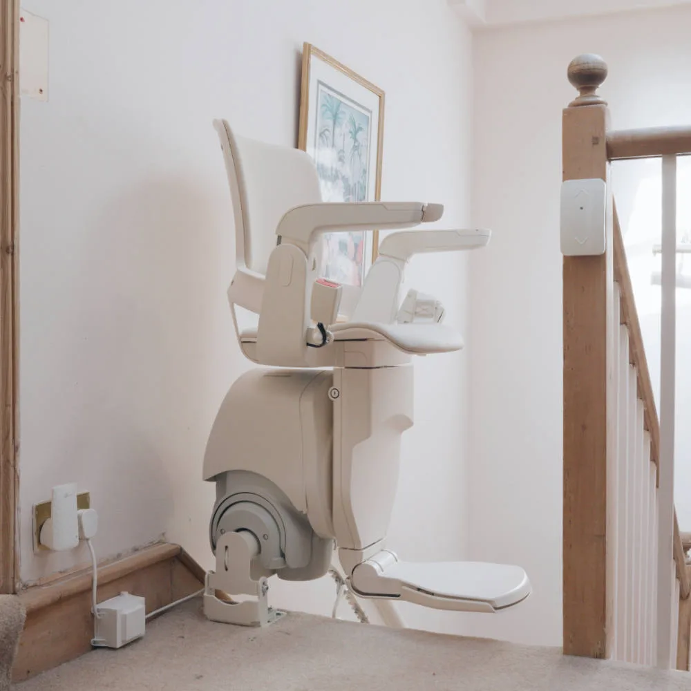 Still 2025 11 07 100941 1.111 stairlift